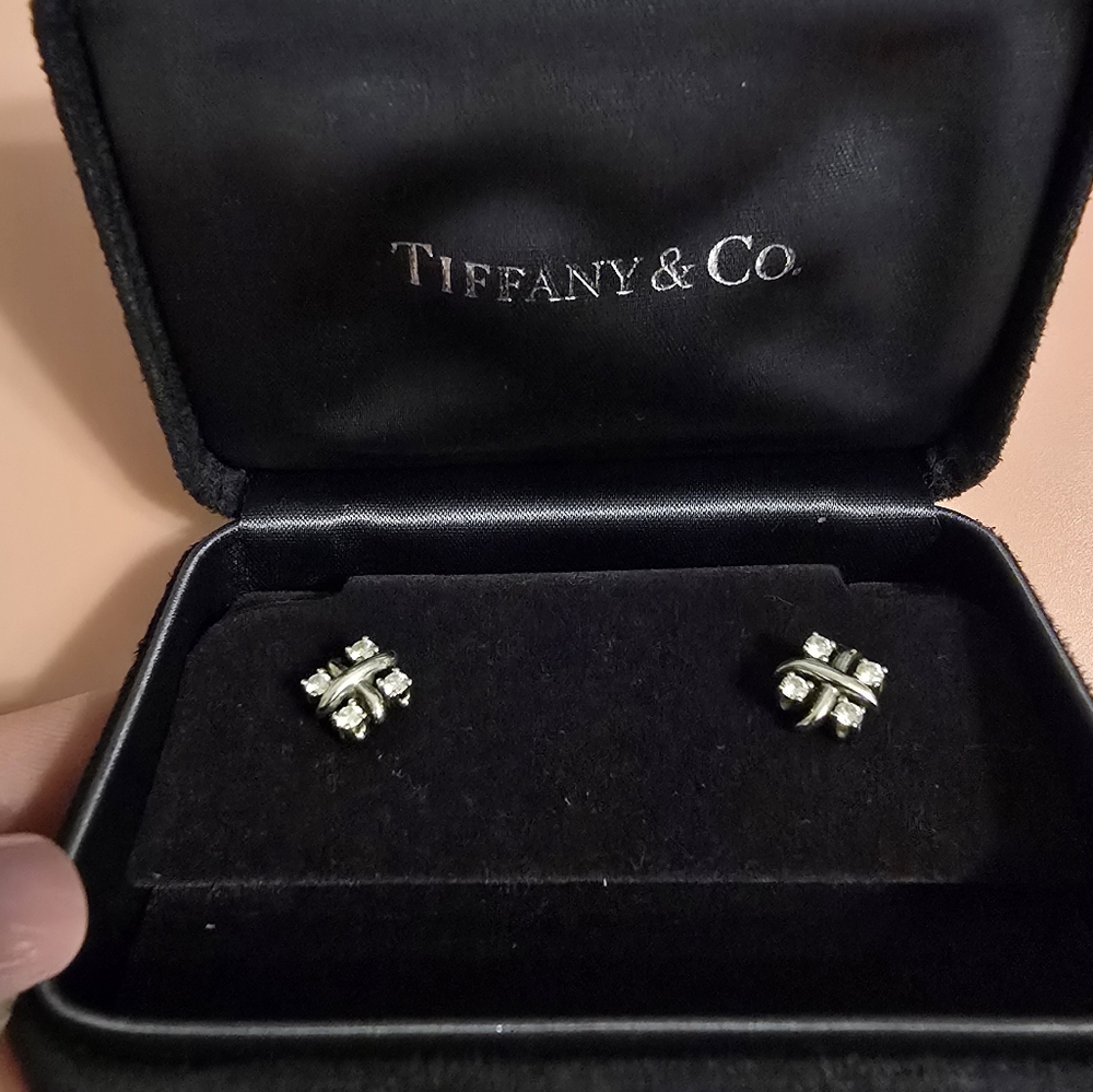 Tiffany Earrings Platinum with round brilliant diamonds